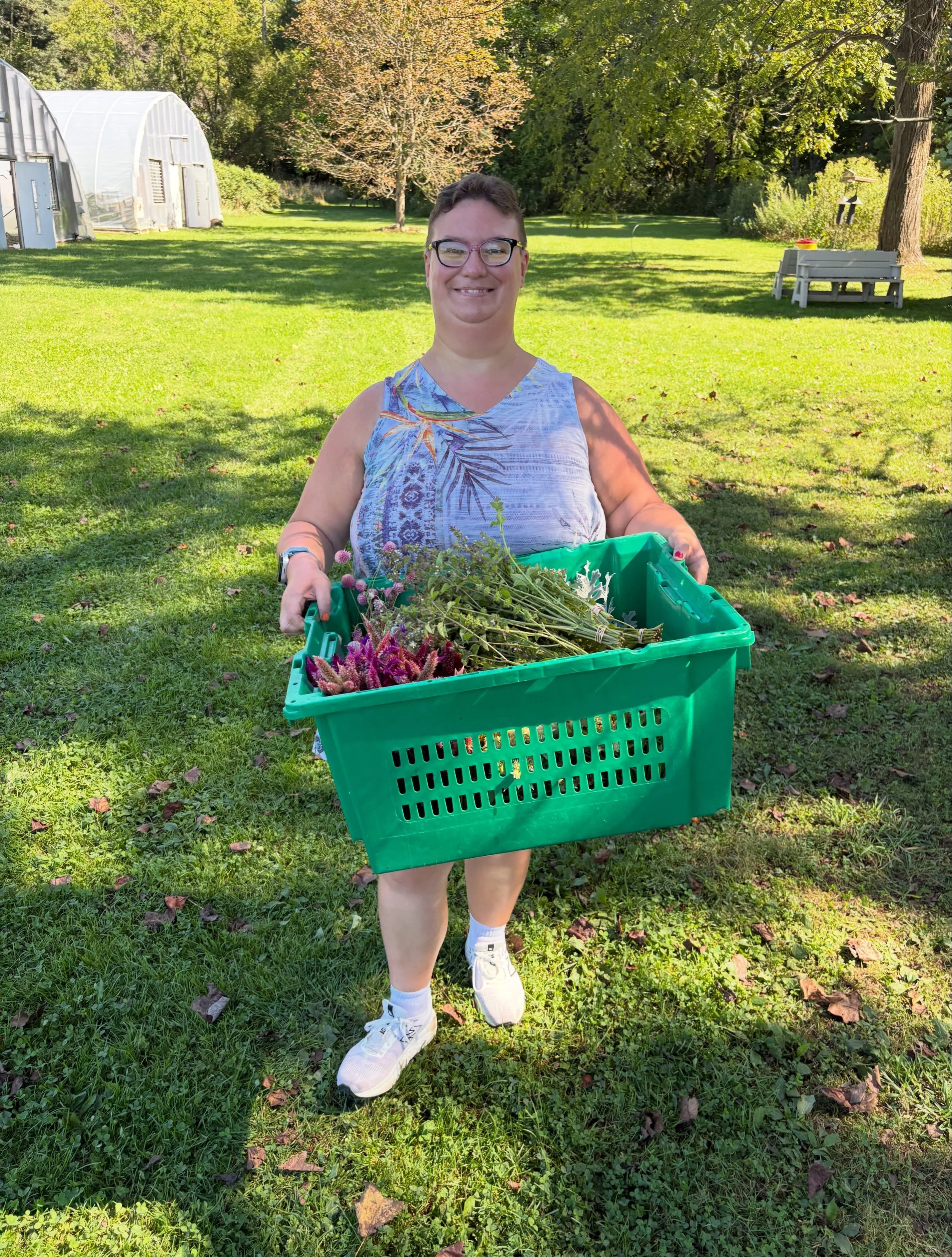 A bin full of bundles heading to the barn to dry.
Find our fresh bouquets at @portalwestcoffee this weekend. Our stand is officially closed for the season! 🍁🌼🌸