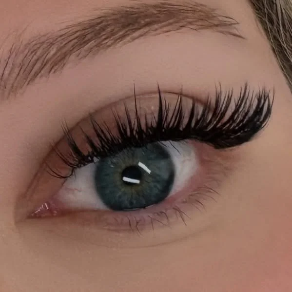 Wispy hybrid 🤗❤️

For more information including booking, please refer to the contact information below or visit:

www.onpointpermanent.com 

@on.point.lashing 
✉️kalesthetics@gmail.com
📲970-443-1251 
.
.
.
.
.
.
.
.
#lashextensions #eyelashextensi