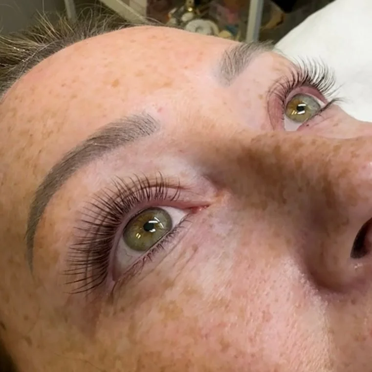 The full lash lift from my previous post! Thought I should also make a serious post too 😂

This client has absolutely amazing lashes. Her lift looks like a full set of lash extensions! So jealous of her but glad I have to honor to lift them to perfe