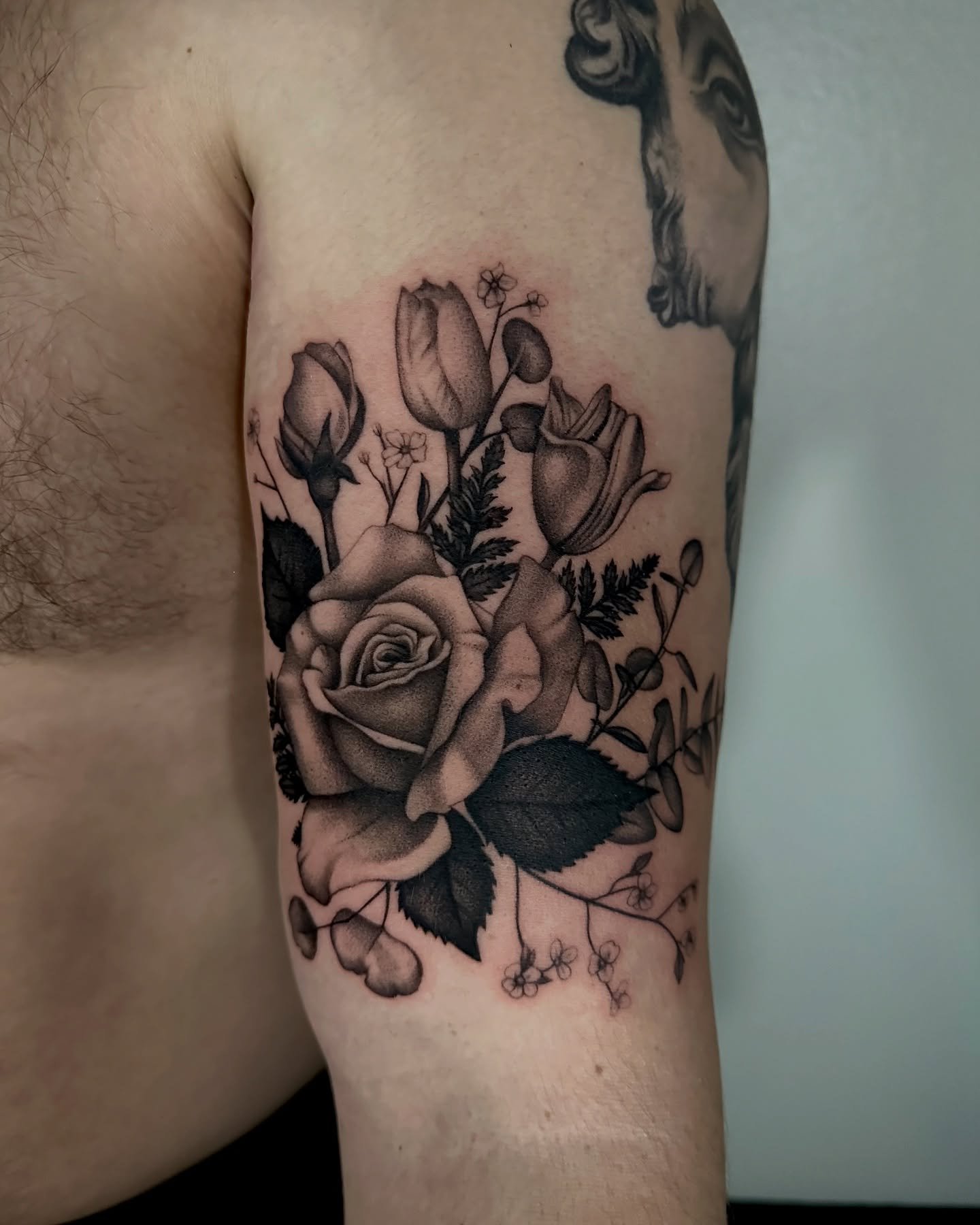 Been loving flowers recently :) 

Wedding bouquet for @braedybeezy 

-

-

-

-

-
#floraltattoo #flowertattoo #rosetattoo #tuliptattoo #eucalyptus #ferntattoo #naturetattoo #weddingbouquet #weddingtattoo #coloradotattooartist #berthoudcolorado #fema