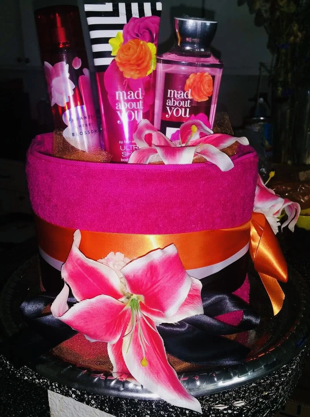 Single Tier Towel Cake