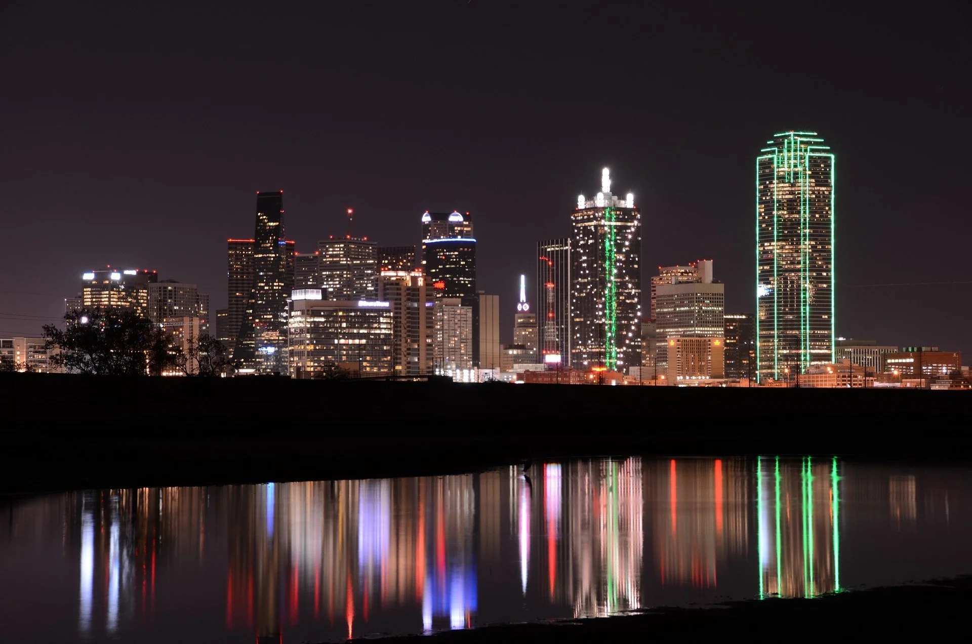 dallas-skyline-5481023_1920.jpg