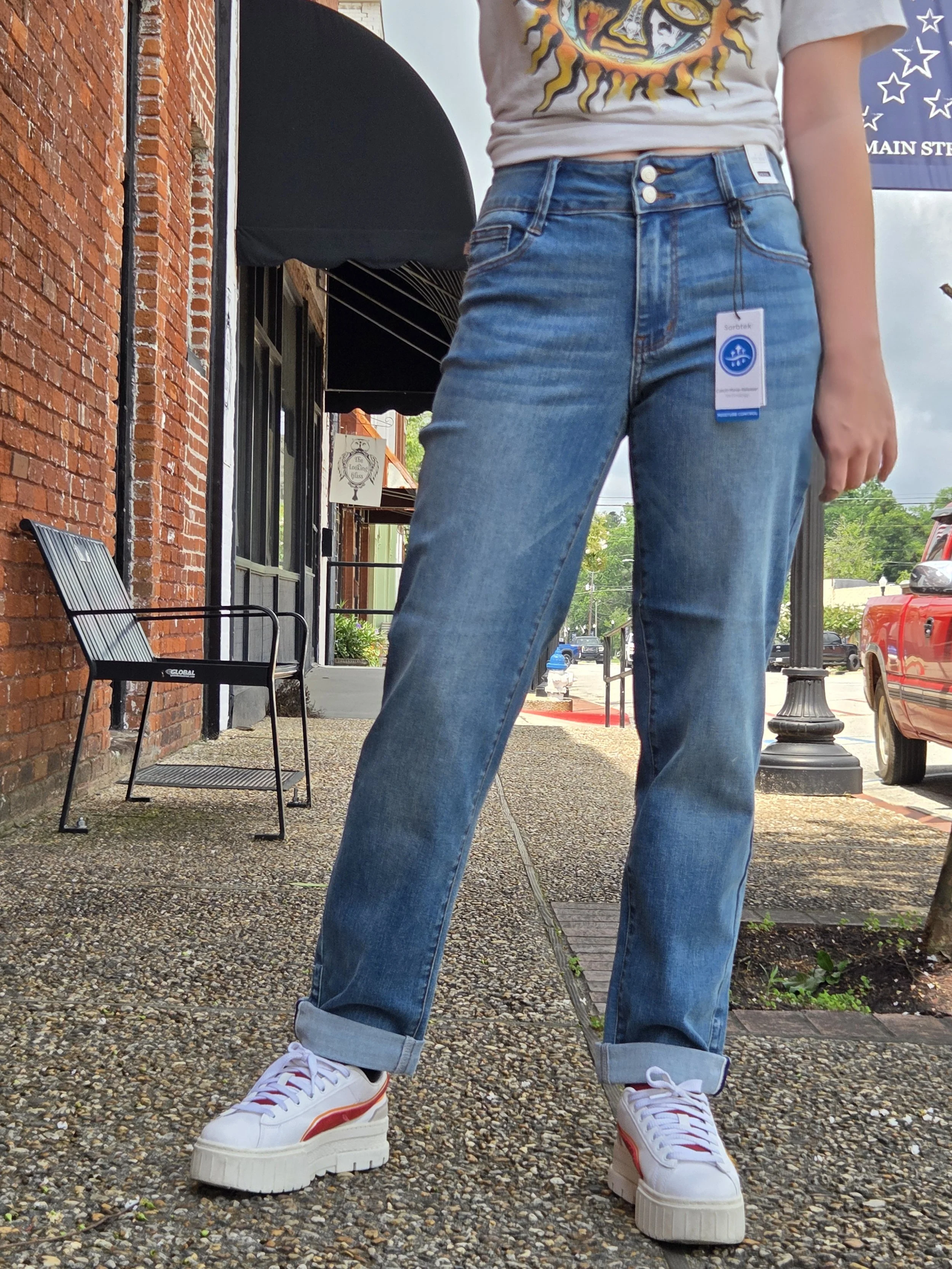 Carter - Medium Rise Boyfriend