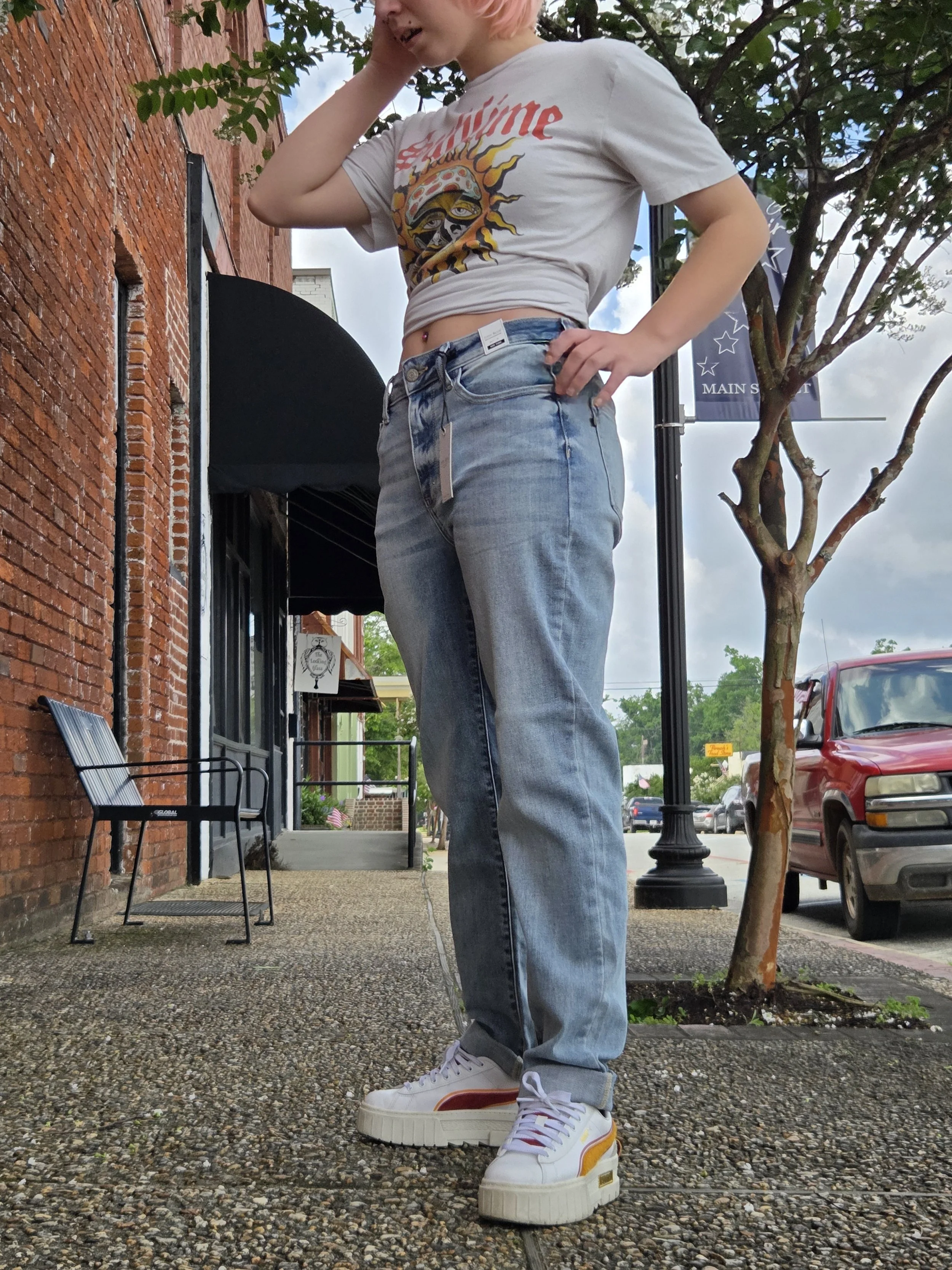Billie - Mid Rise Boyfriend