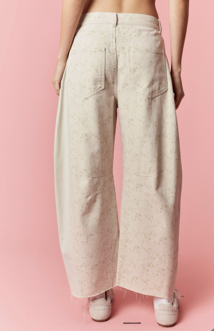 Daisy-Floral Print With Solid Side Washed Barrel Pants