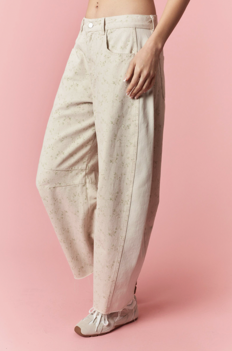 Daisy-Floral Print With Solid Side Washed Barrel Pants