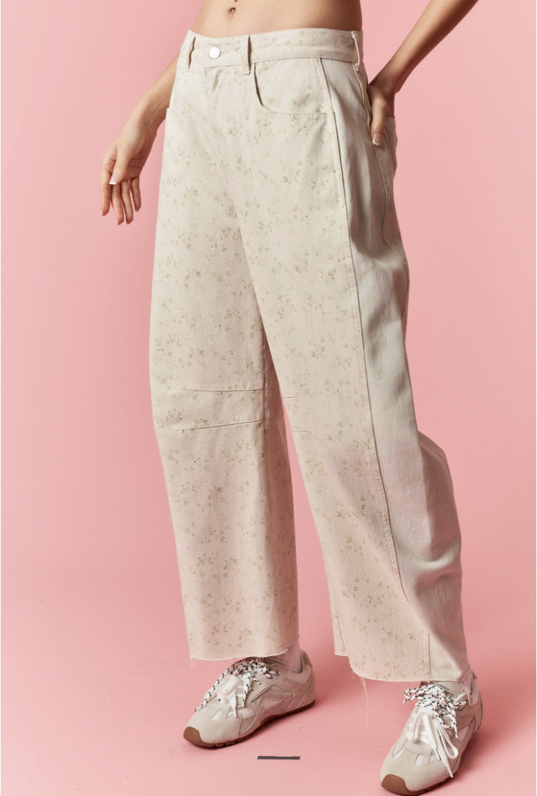 Daisy-Floral Print With Solid Side Washed Barrel Pants