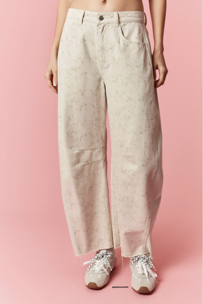 Daisy-Floral Print With Solid Side Washed Barrel Pants