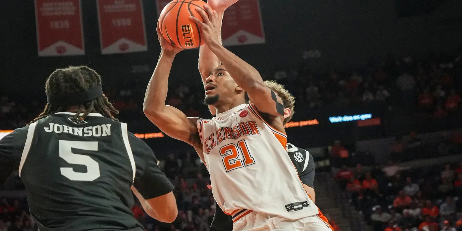 Clemson 68, South Carolina 61 — Palmetto Series at Littlejohn Coliseum