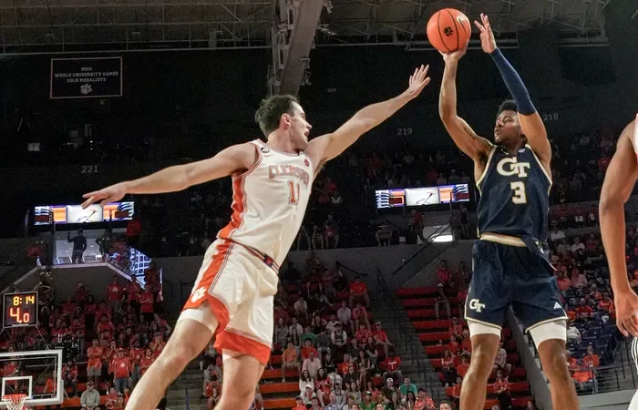 Clemson Rallies Past Georgia Tech 79–76 to Close Regular Season