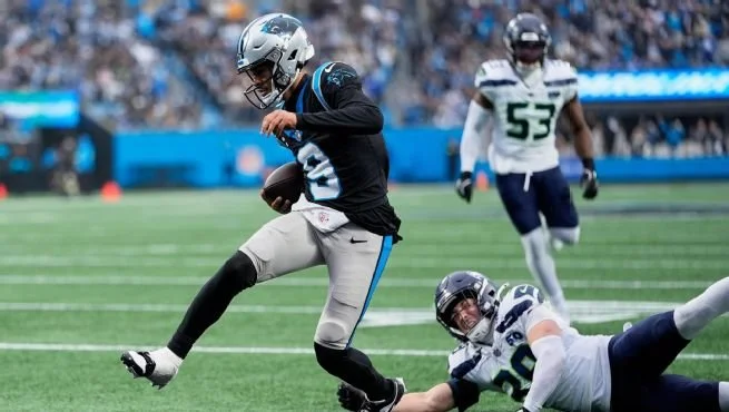 Seattle Seahawks Defeat Panthers 27-10 in Week 17 as Carolina Struggles Late