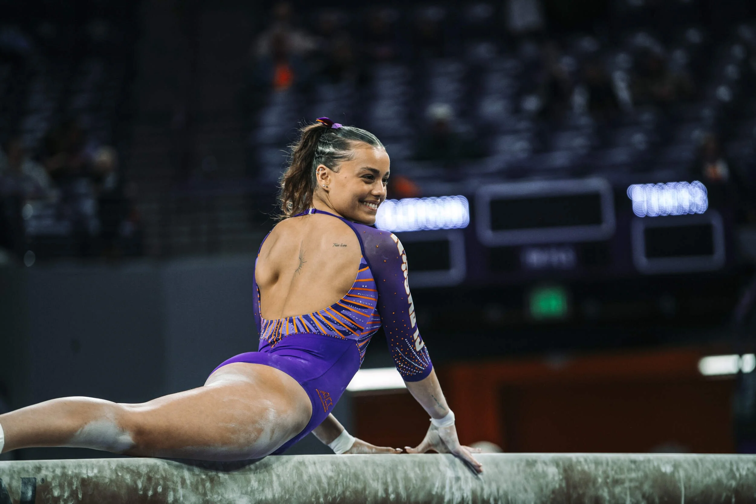 No. 8 Alabama Beats Clemson 197.475-196.550 in Littlejohn Opener