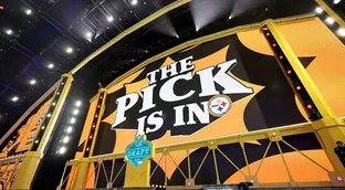 Steelers Blend Future Quarterback Gamble with Identity Picks