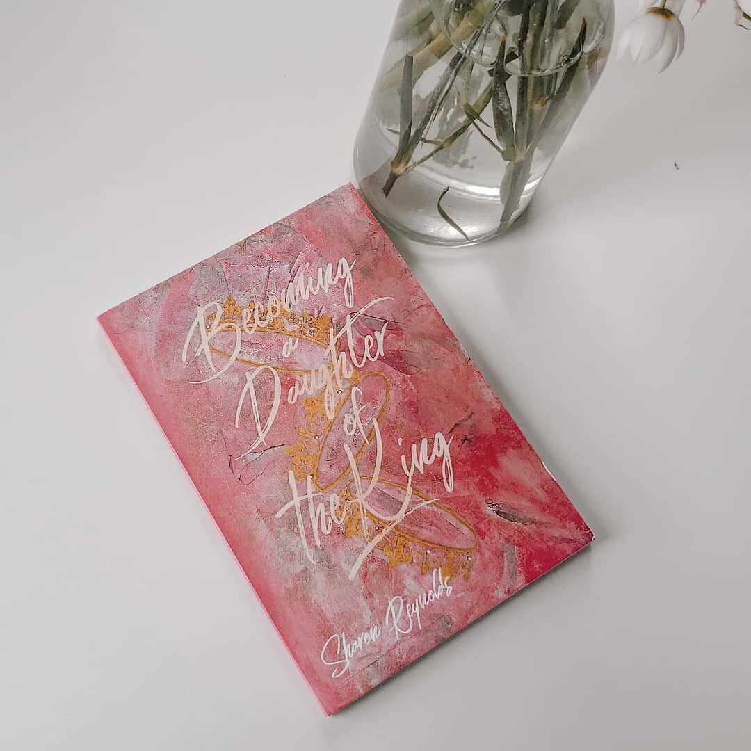 2020 SHOWCASE 

Sharon Reynolds came to us midway through the year with what I like to call a 'Memoir with a message.' It's a wonderful story - moments of miraculous personal transformation interspersed with years of gradual (and sometimes painful) g