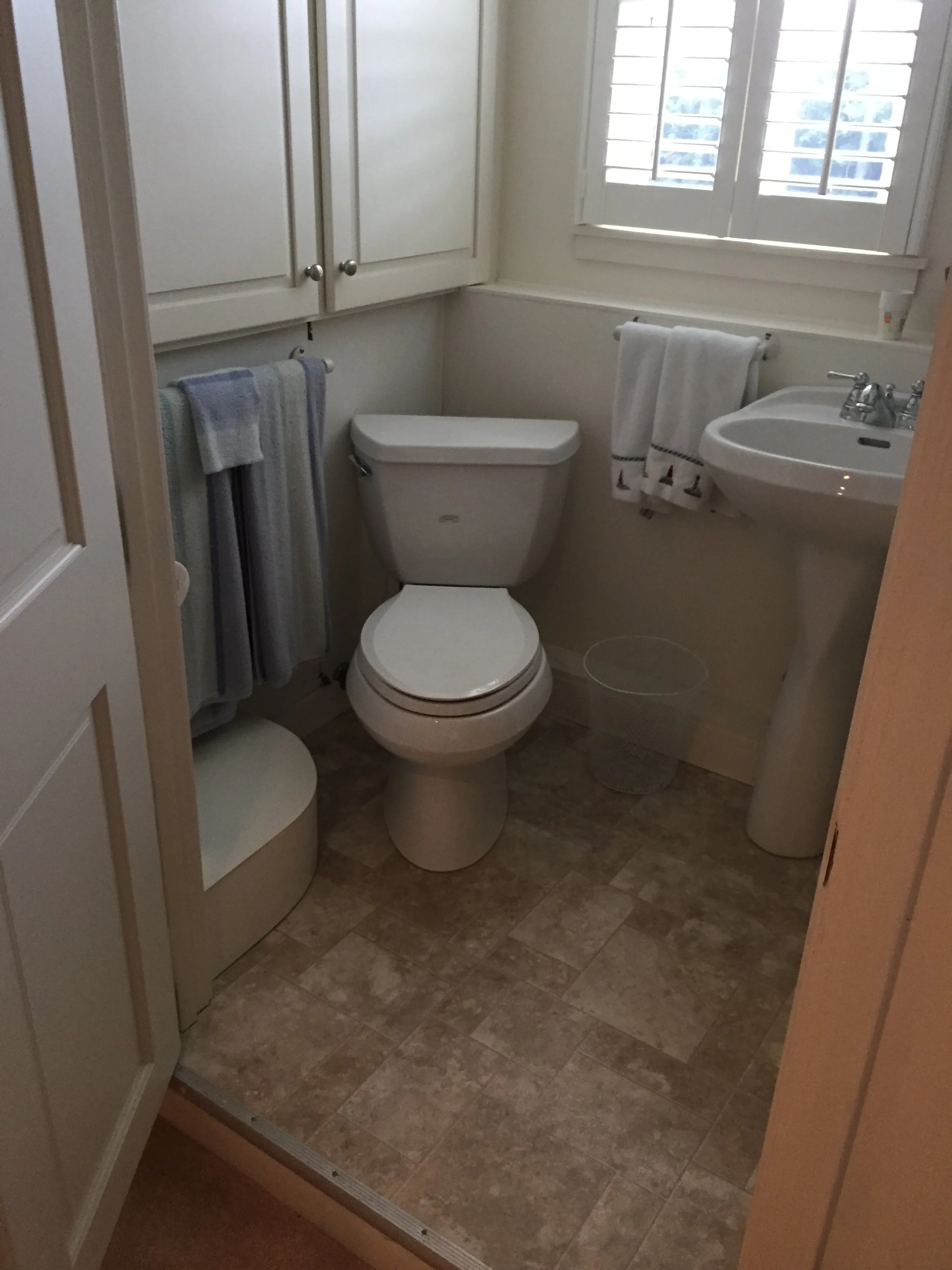 reef bathroom2.jpg