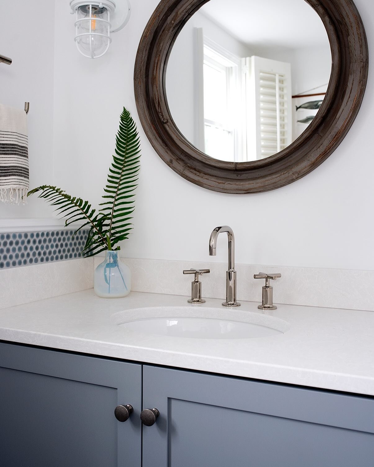 Was recently chatting about the color drenching trend (I love it), and wanted to share a similar approach. When you have a tight space or a busy space (visually or actual use) , you can calm it visually by using the same color in your finishes. This 