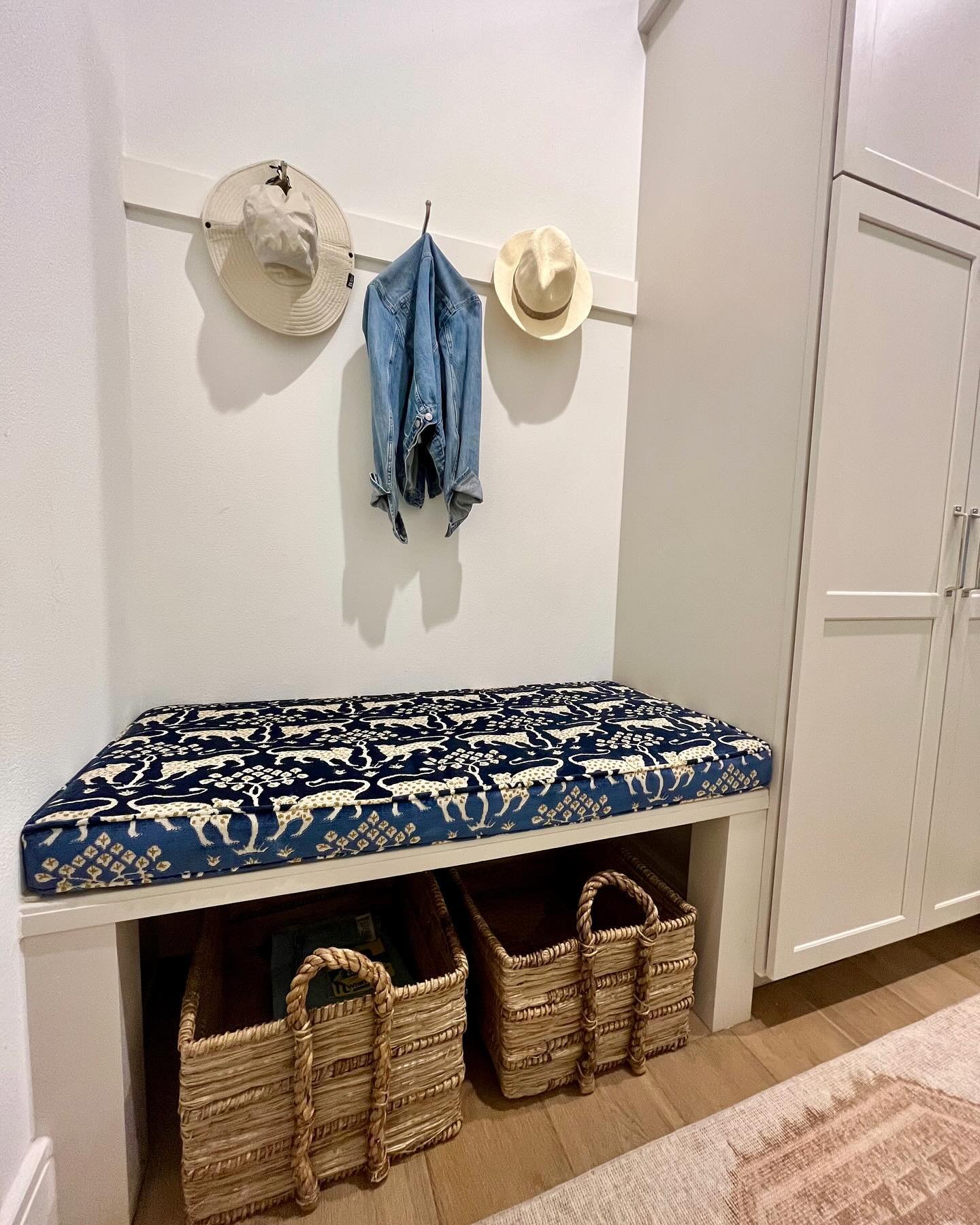 Dressin&rsquo; up the mudroom. 😉
 
#interiordesign #sanantonio #sanantoniodesign #sanantoniodesigner #mudroom #schumacher #custom