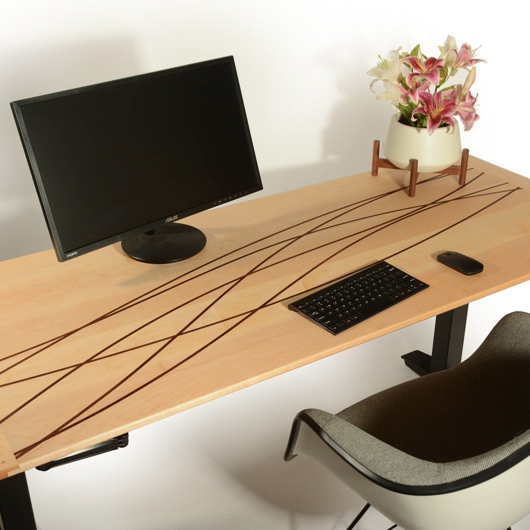 Finally wrapped up this custom sit/stand desk in maple with walnut inlay and bread board ends!

 #woodworking #furnituredesign #finefurniture #interiordesign #modernfurniture  #wenatchee #centralwashington #westridgewoodco