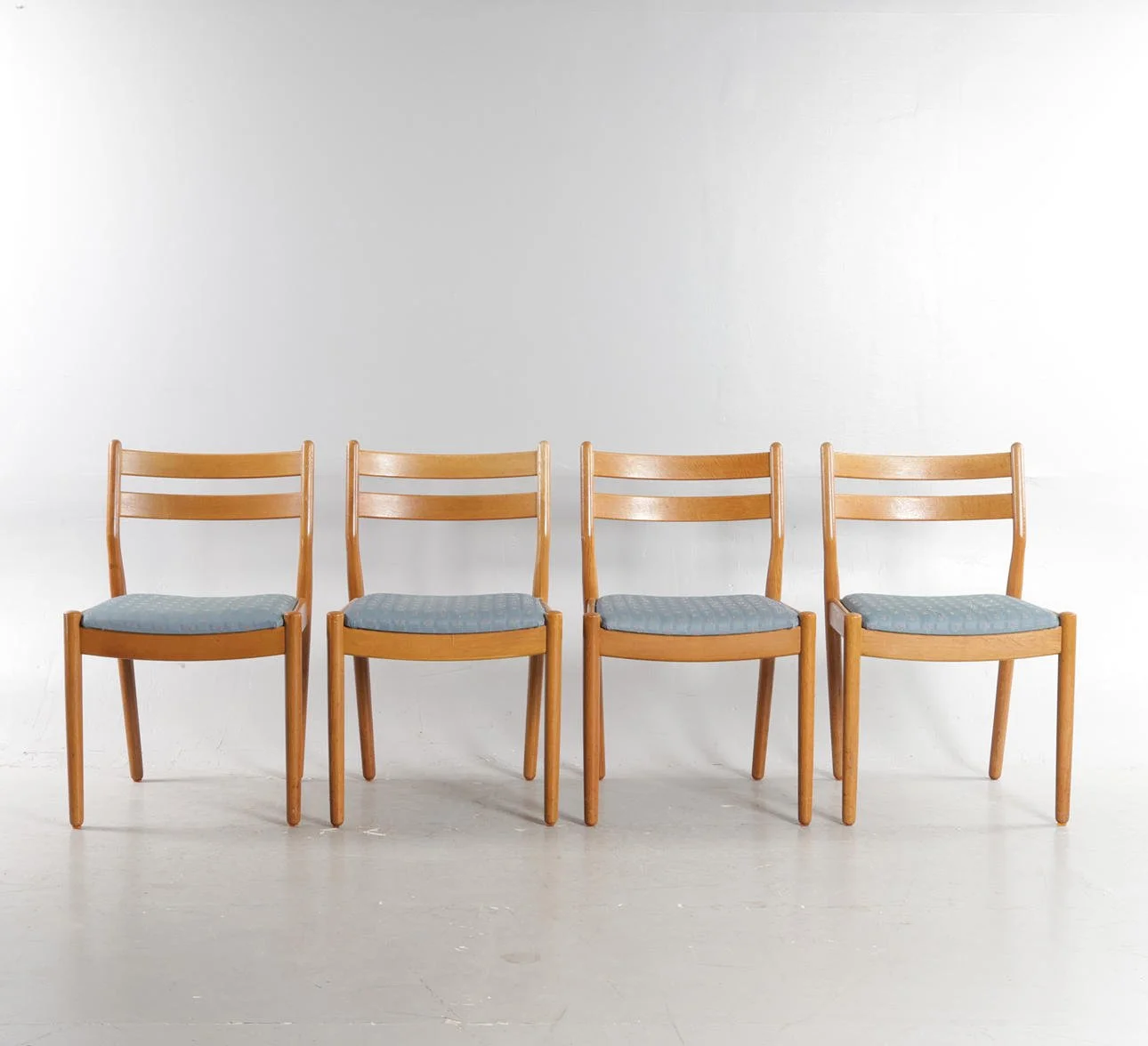 Set of 4 Poul Chairs .jpg