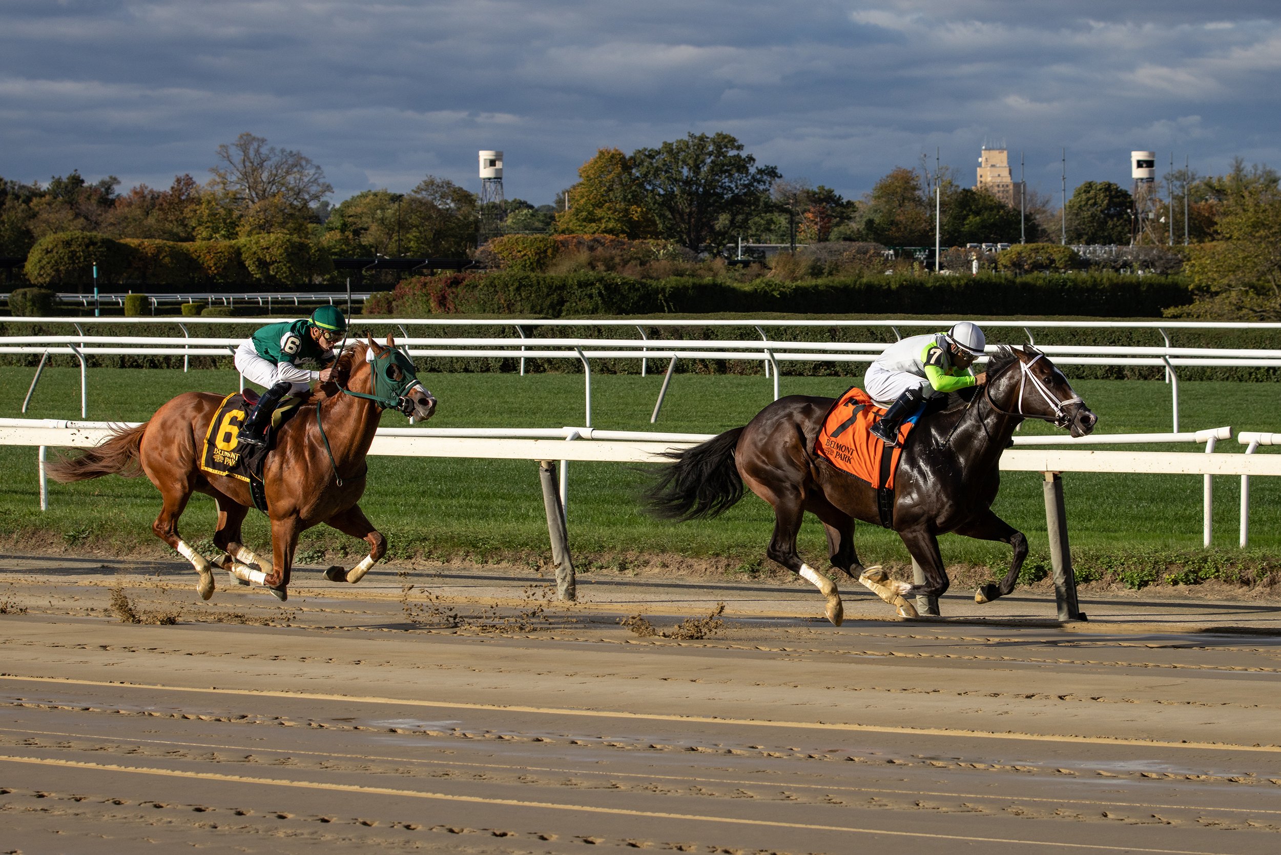 Wondrwherecraigis and Luis Saez in route to a victory in the Bold Ruler, October 2021