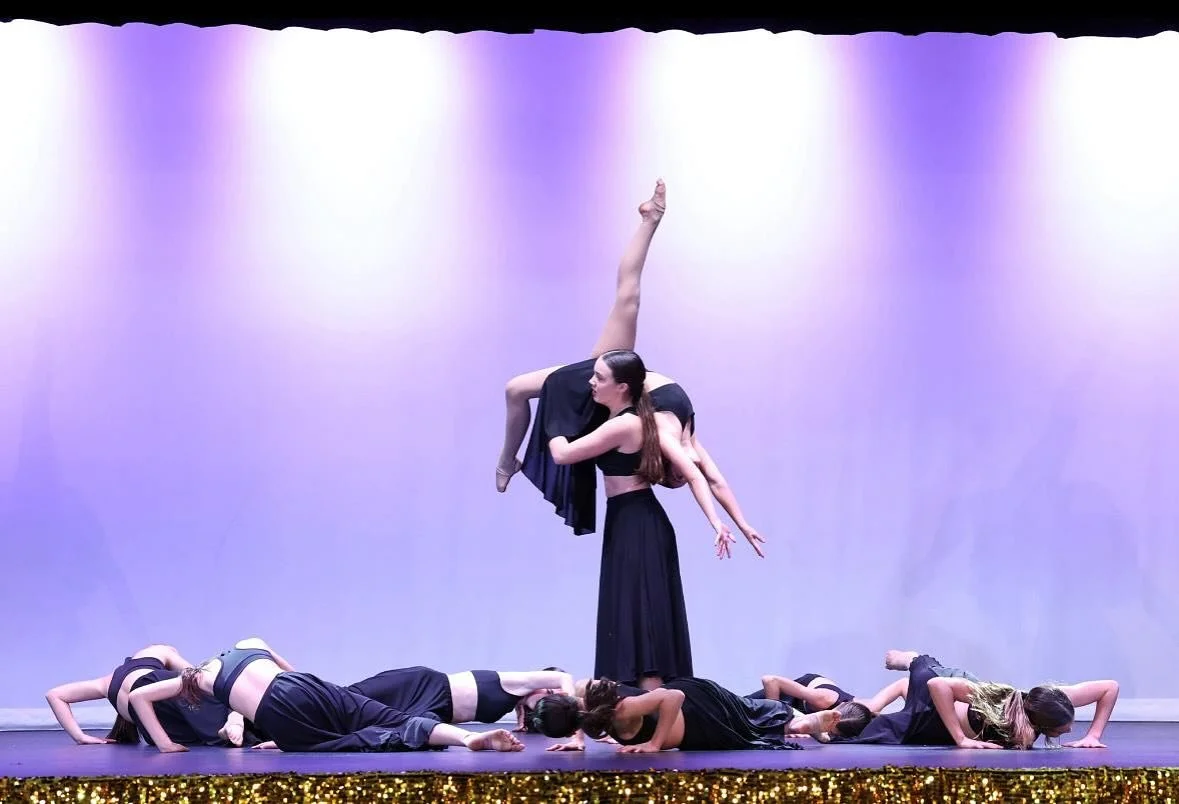 Our Comp Team🖤

First time performing this dance and the girls took out First Place 🏆👏🏼 

These girls work their bums off to be the best dancers and gosh do they shine on stage!!

#danceteam #dancers #lyonsstudio #kingscliff