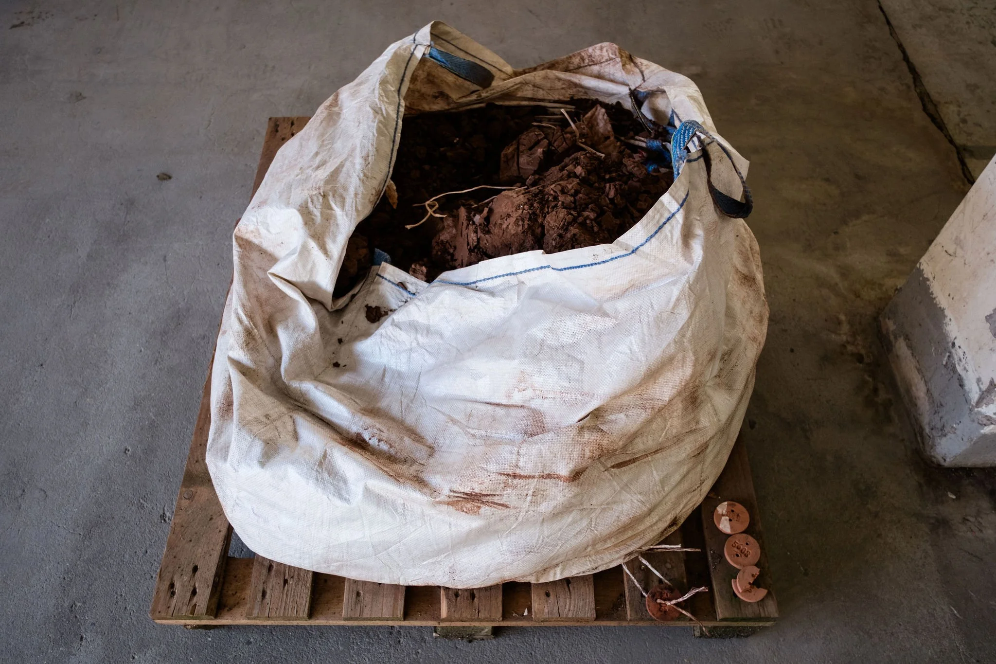 BritishCeramicsBiennial,SarahFraser,RammedEarthPilot,Week1-JennyHarper-14.jpg