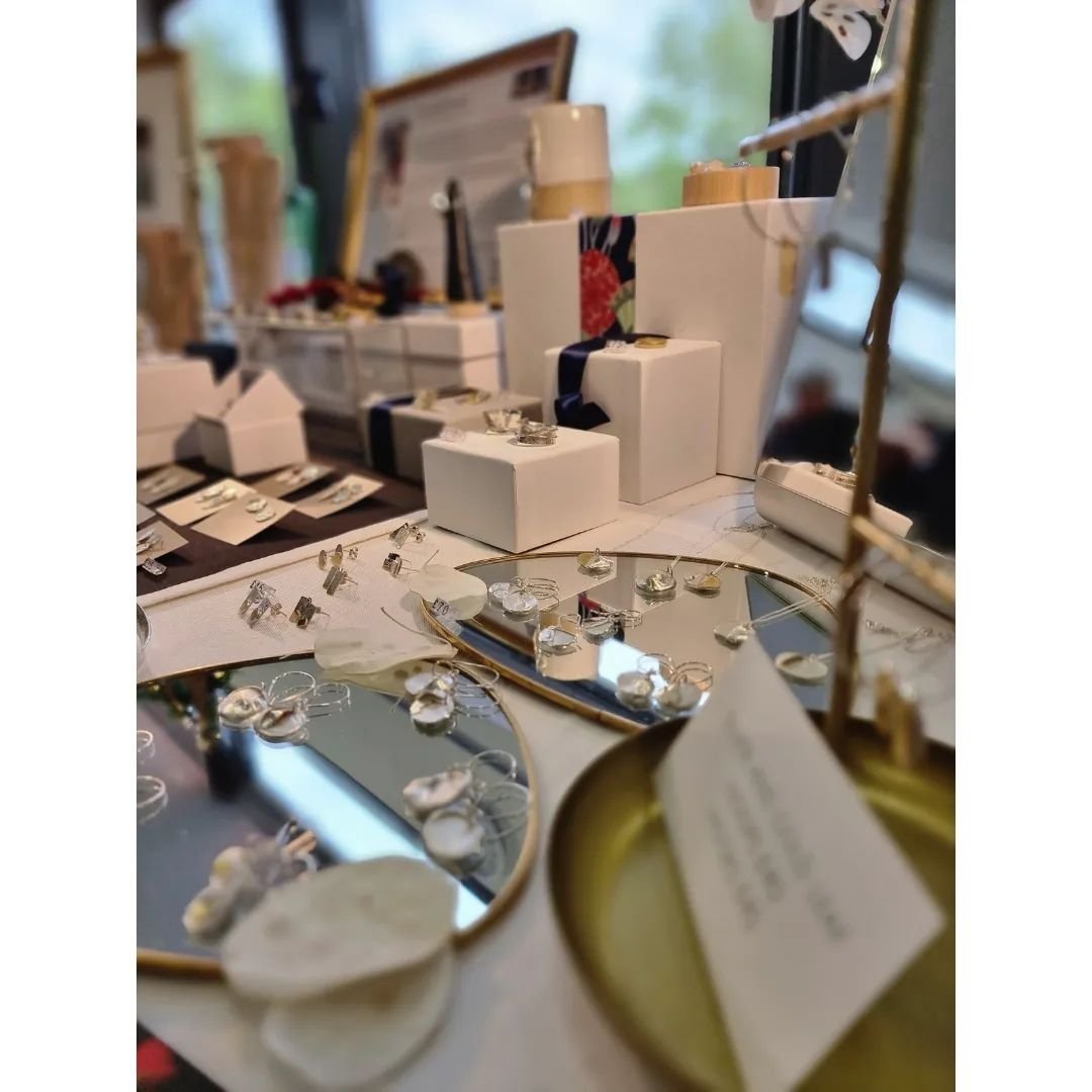 ⚘️ T o d a y ⚘️

⚘️ What a lovely venue! I'm here @attenboroughac today at their Crafts and Art Market. Four rooms brimming with handmade, beautiful items.

⚘️ It's been a real treat to chat to some lovely customers about my work, and meet a host of 