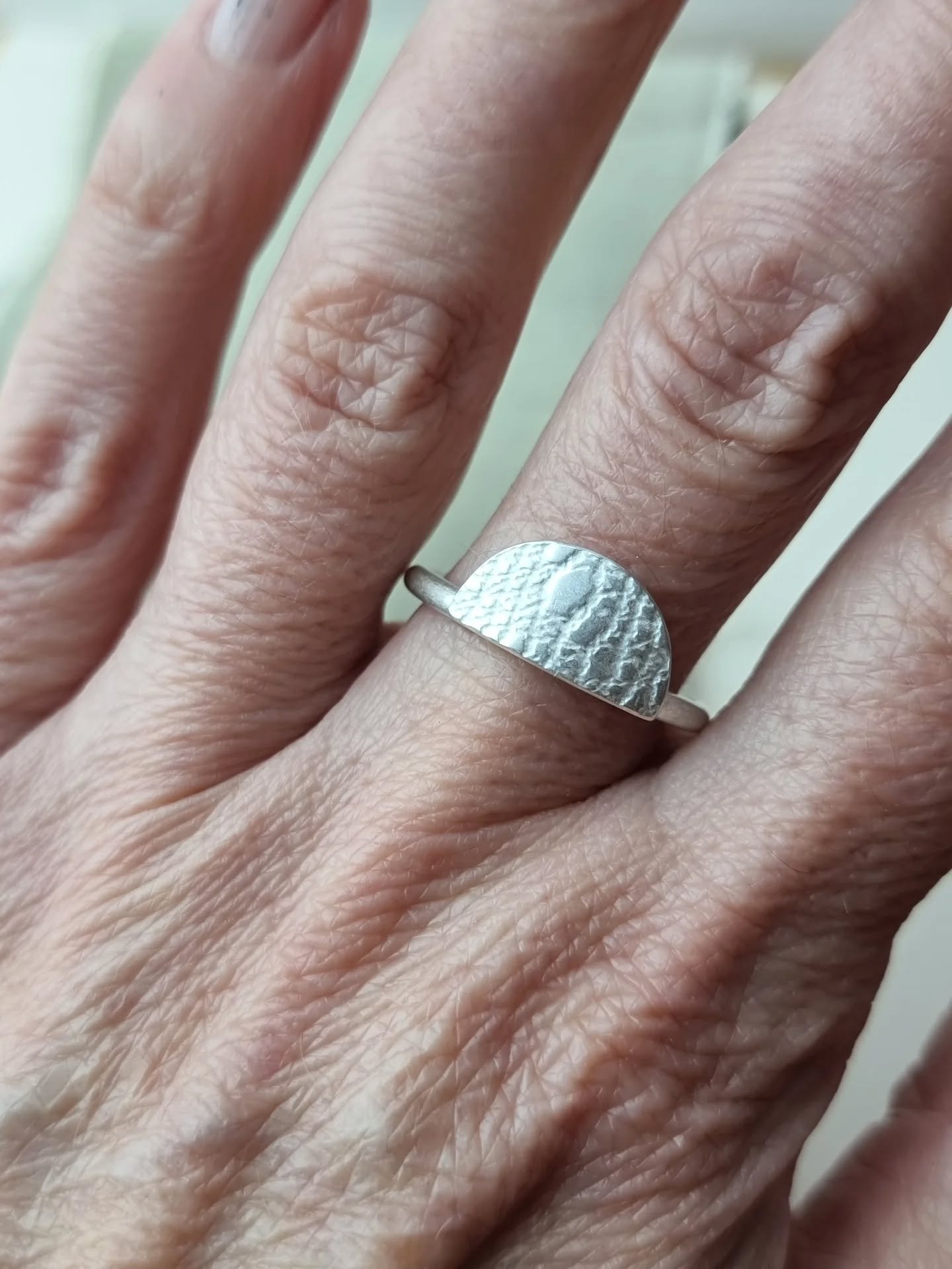 Something a little different ✨️

Frosted silver ring with vintage lace embossing.

#handmadejewellery #silverring