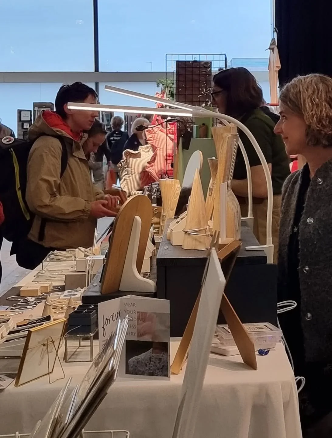 👋🏻 Hello Gateshead! 👋🏻

Here @balticgateshead with The Winter Makers Market @endlesslovecreative.

And what better day to be doing this than #smallbusinesssaturday.
A time to shop local, shop small and shop handmade 💚💚💚.

An amazing gathering 