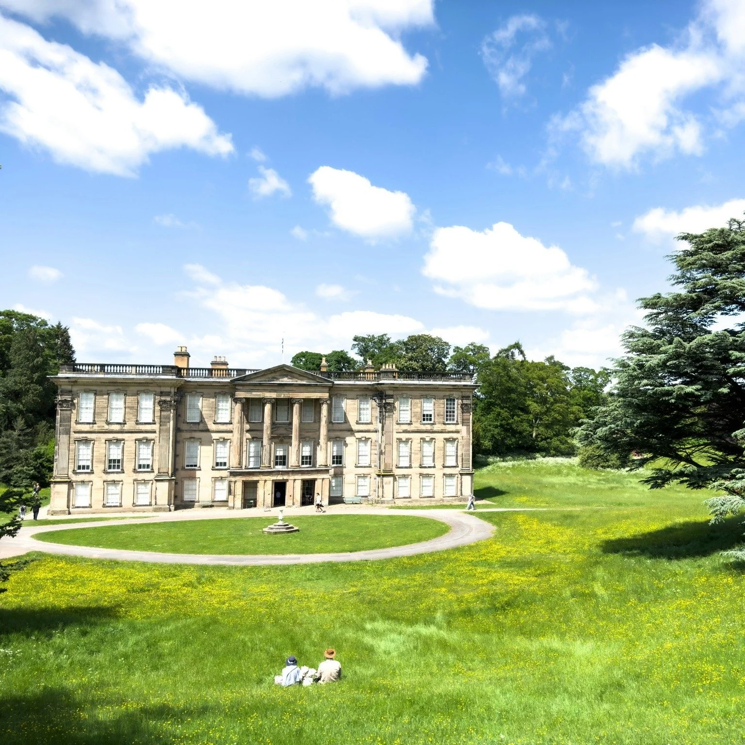 🌷 Calke Abbey Spring Makers Market 🌷 

Wow, yet another beautiful venue!  I'm really looking forward to the @curly_magpie Spring Market at the National Trust Calke Abbey.

We'll be there Saturday 7th and Sunday 8th March 10am - 5pm.
Entry with a ti