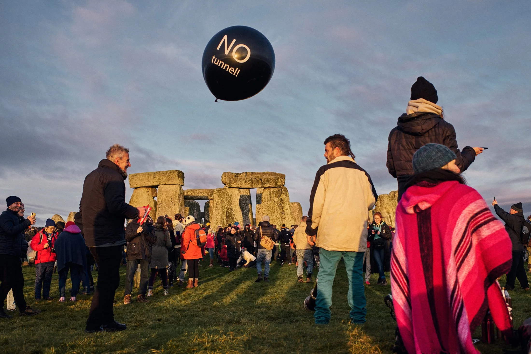 Stonehenge_Solstice_0054.jpg