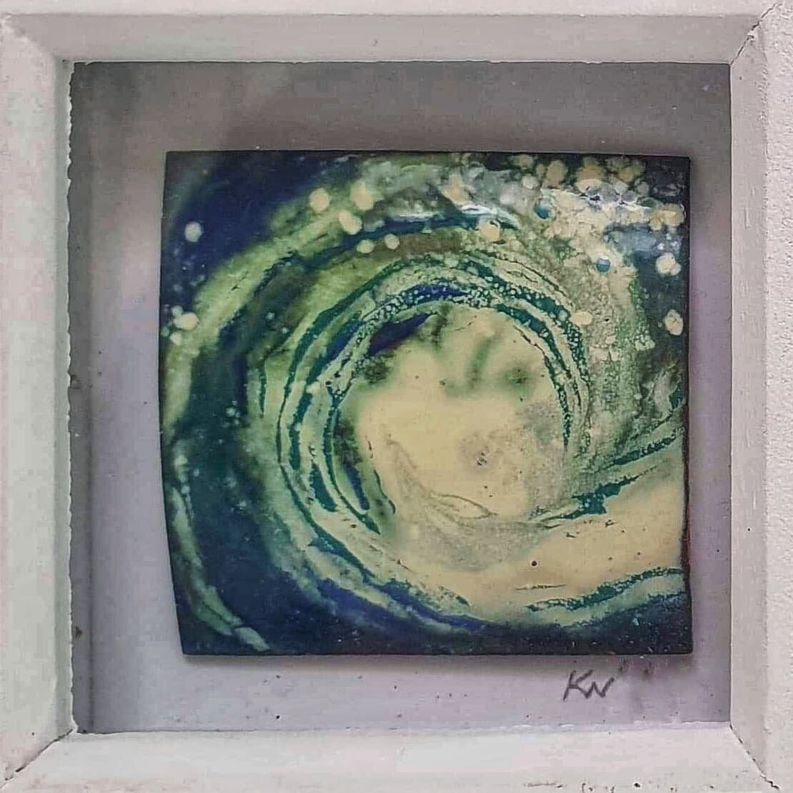 Wave study - enamel on copper. 

#enamel #enamelling #enamelart #enamelartists #madeinstroud #stroudart #stroudartist #gloucestershireart #gloucestershireartist #cotswoldsart #seainspired #seascapes #capturingwaves #waves #makingwaves #handpainted #k