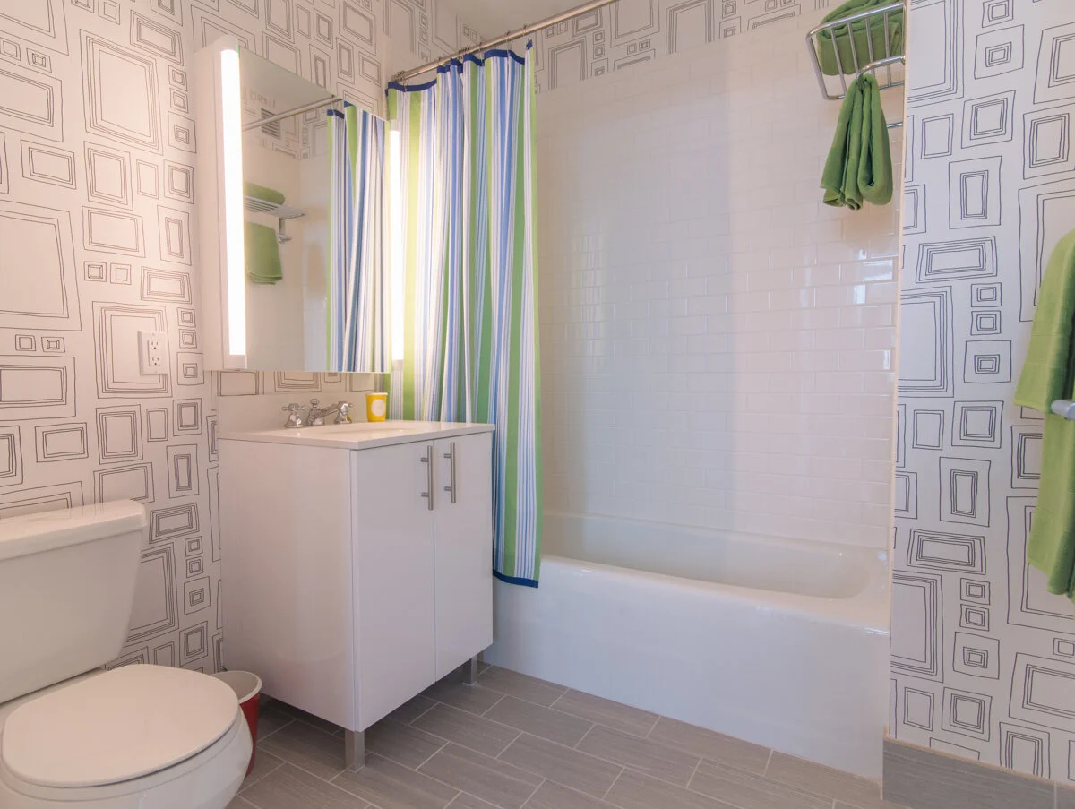 4545 Center Blvd Interiors 013.jpg