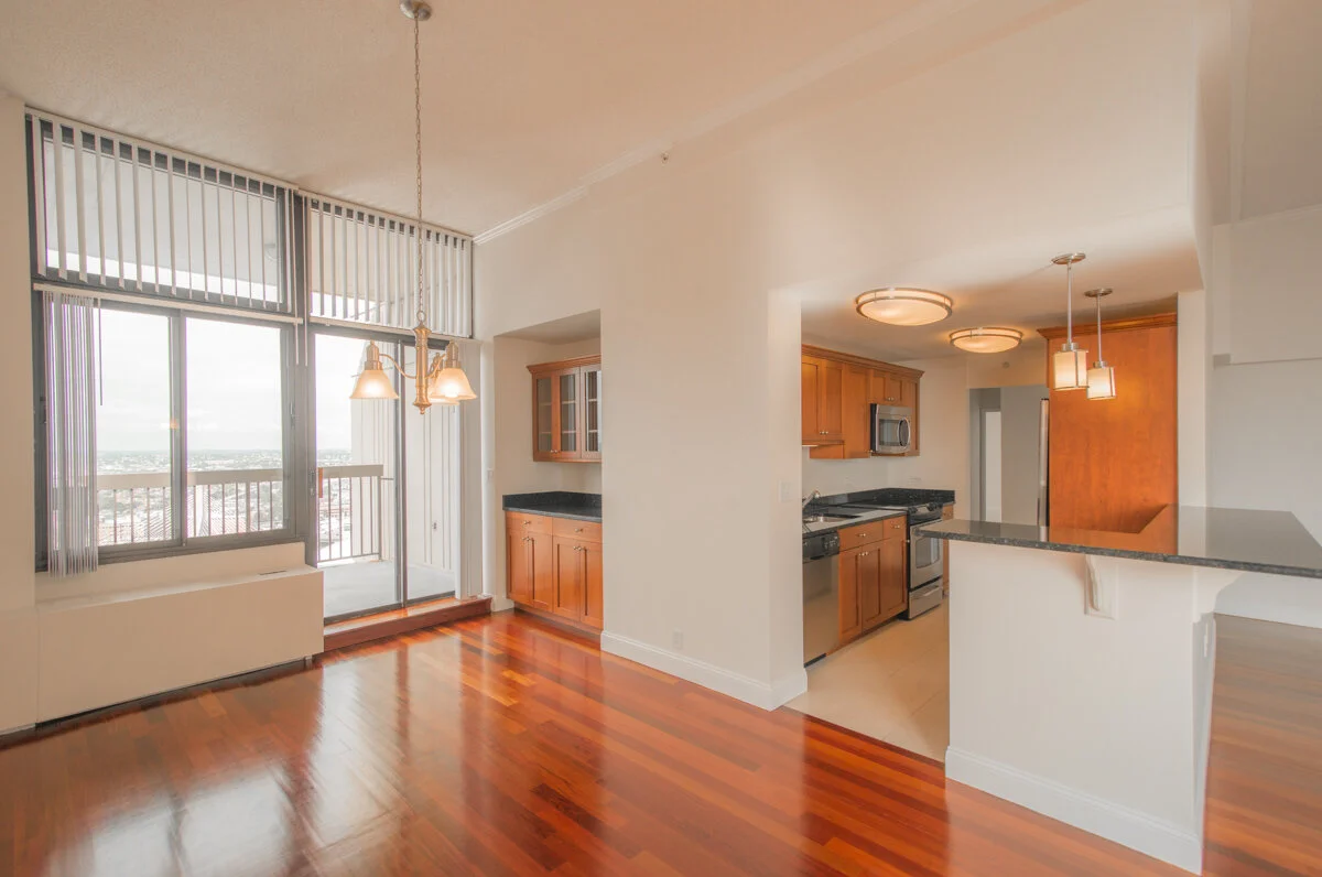 Longfellow Vacant 38PH 004.jpg