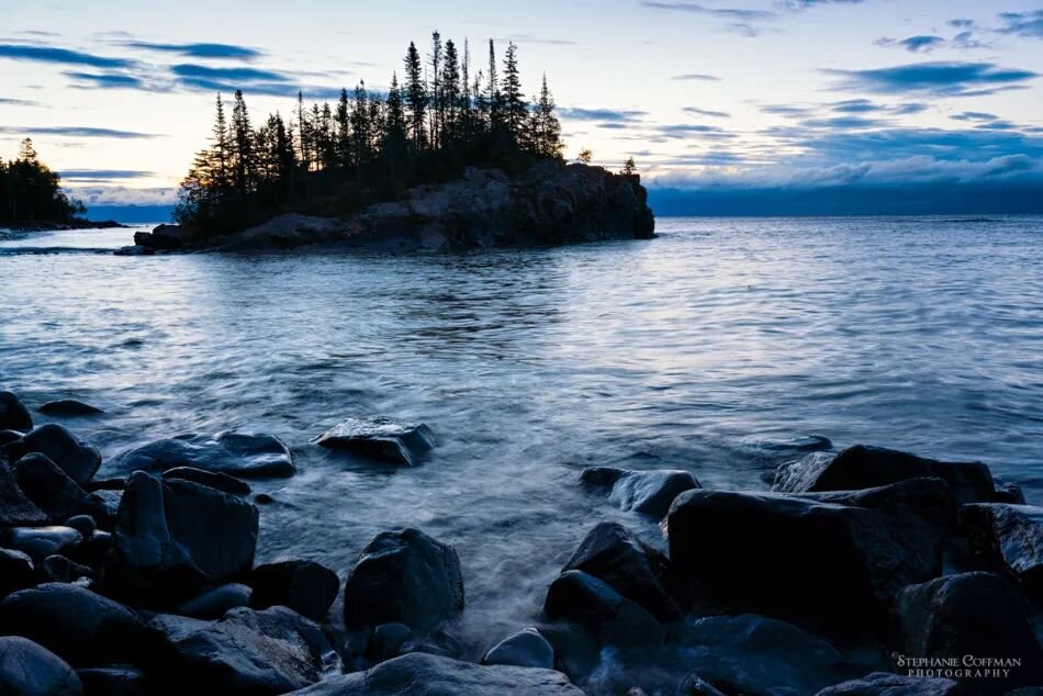 A look back at one of my favorite early mornings on the North Shore of Lake Superior from just over a month ago 😍
.
.
.
.
.
.
.
.
#lakesuperior #sunrisephotography #sunrise_and_sunsets #greatlakes #grandmaraismn #grandmarais #upnorth #boldnorth #nor