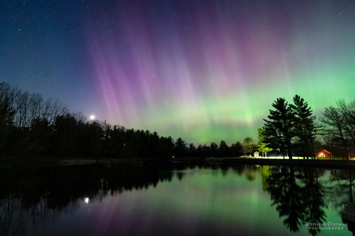 Last night we had some absolutely incredible aurora in Iowa 😱. This was such a cool experience. The pulses of light that zoomed across the sky moved so much faster than I expected! Check the last slide for a real-time video (taken on a camera not ma