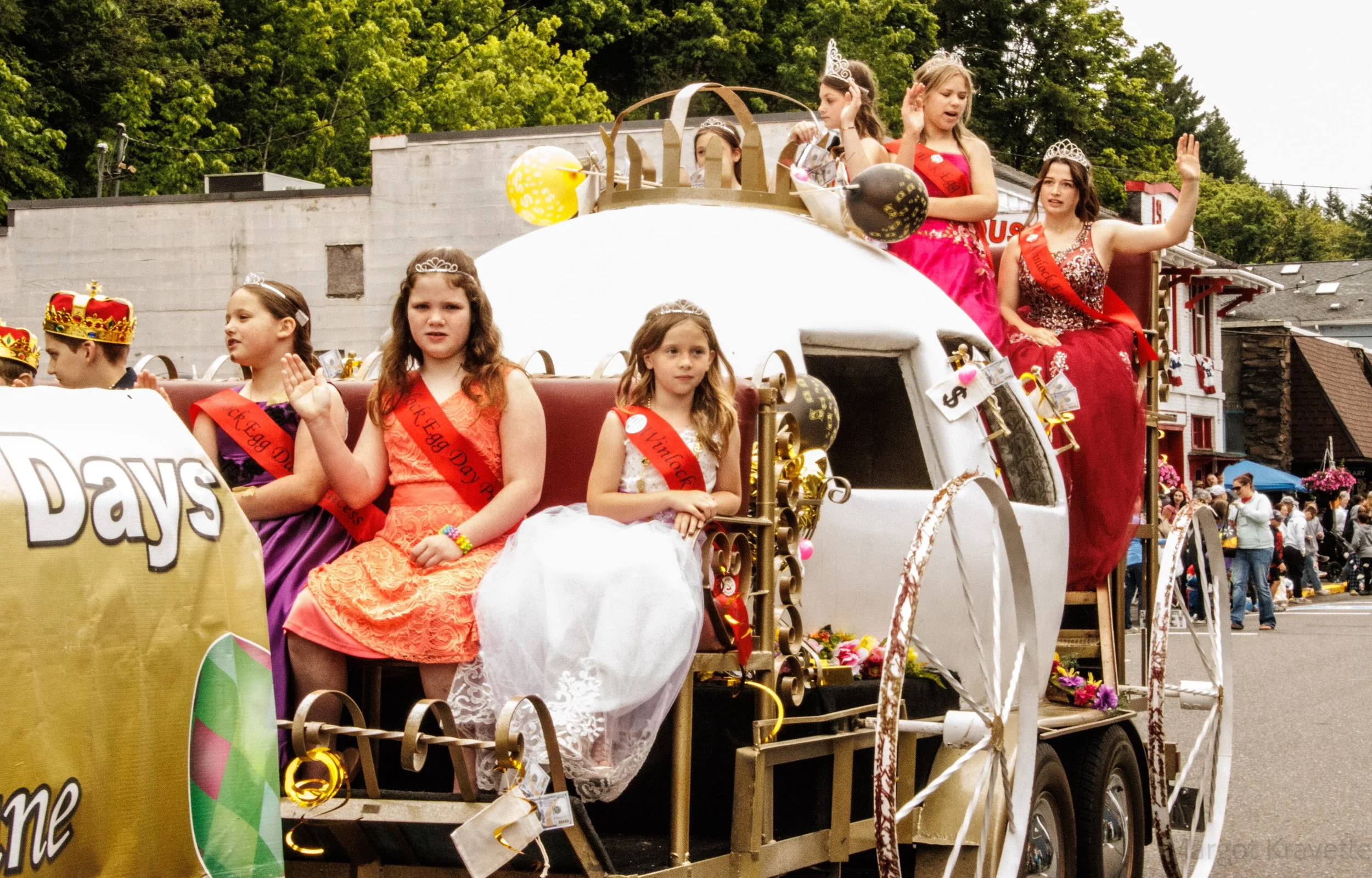 Royalty Float-4311.jpg