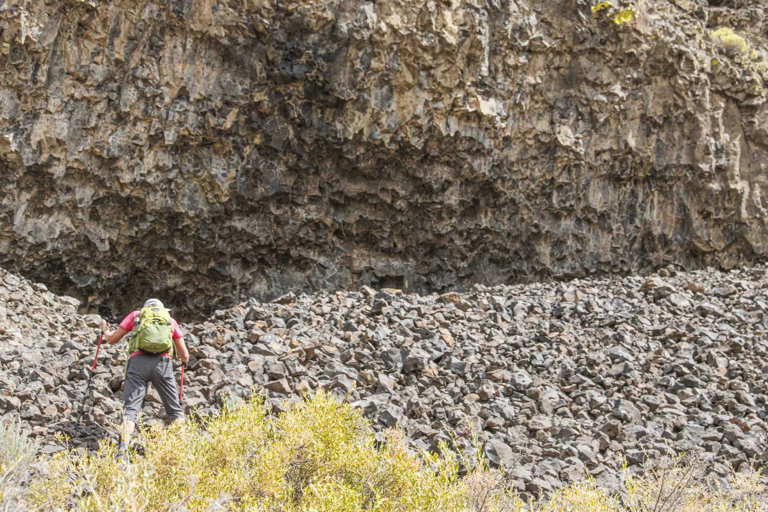 Lake Lenore Caves  sheryl climbing rocks-7345.jpg