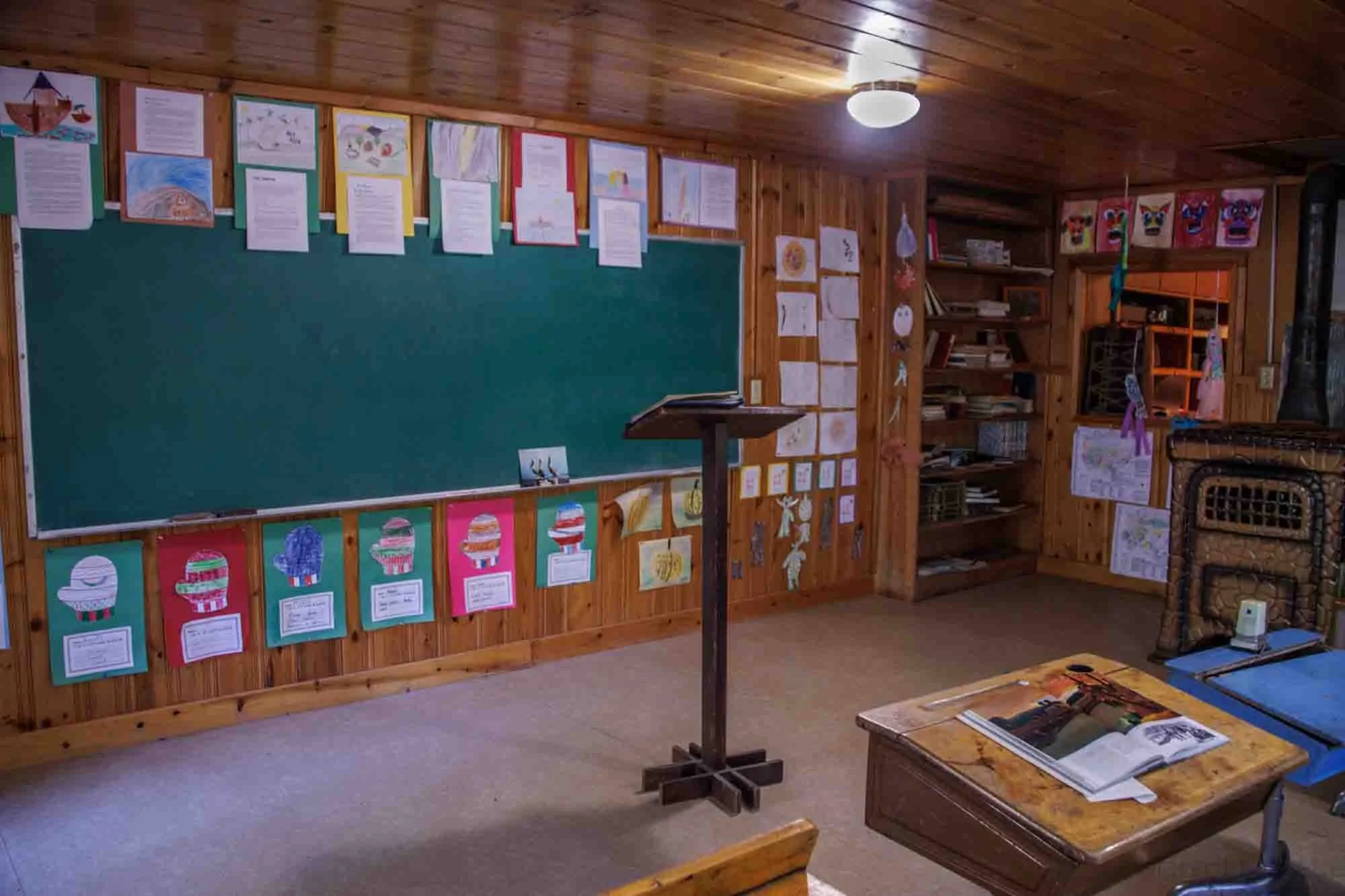 classroom 2-5059-4.jpg