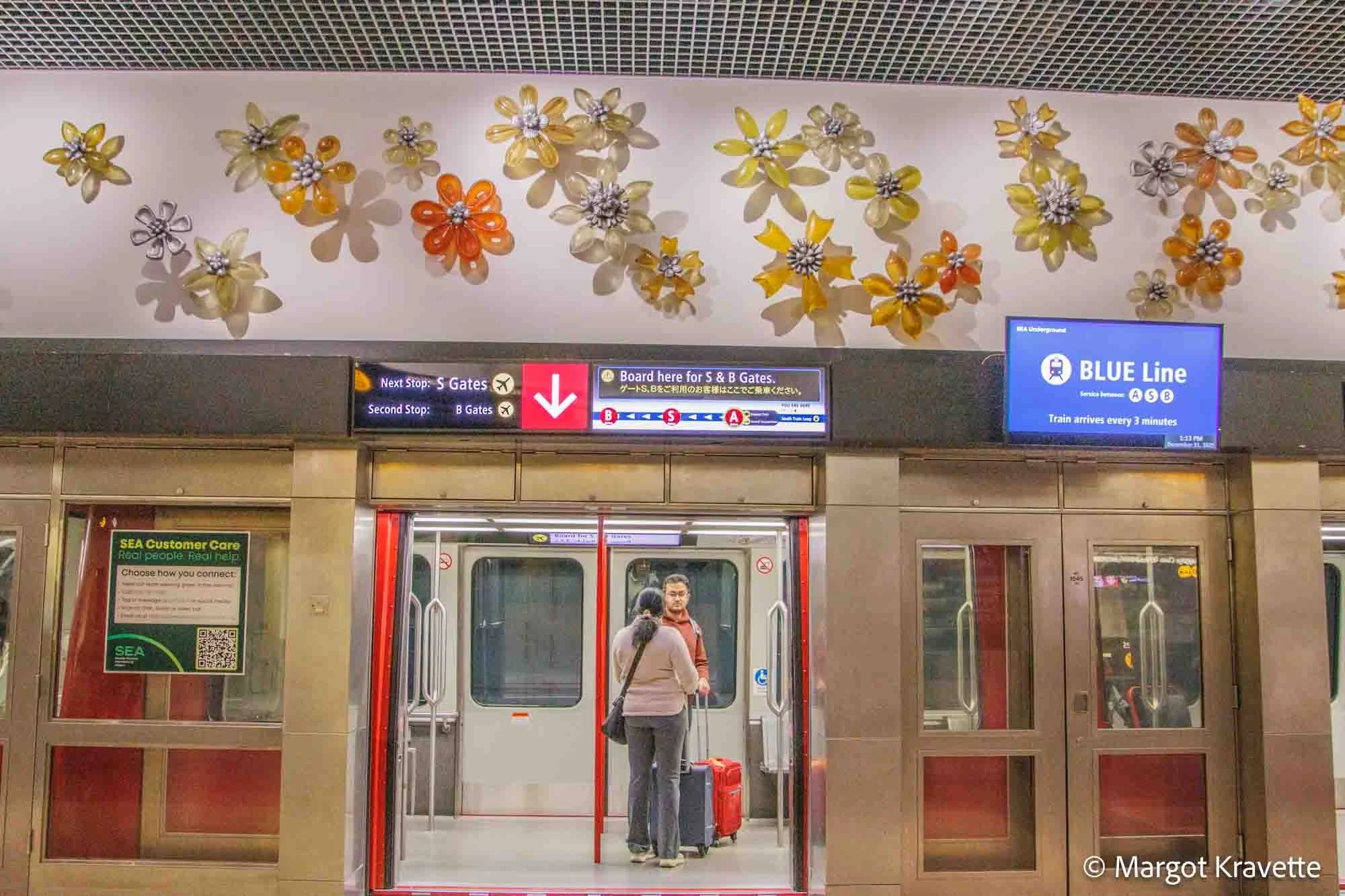 FLOWER WALL. Artist: Nancy Blum. Completed: 2004.