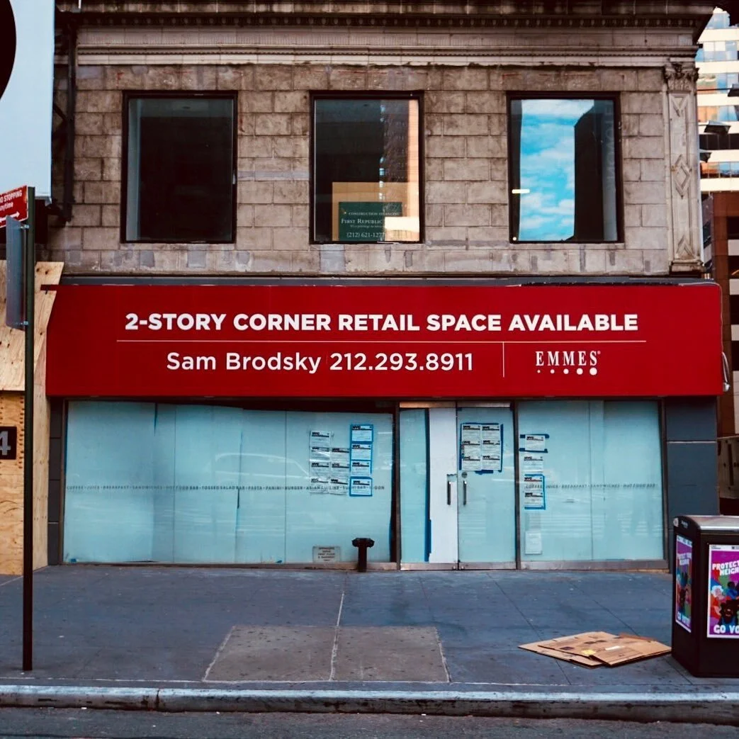 1672 Broadway⠀
&bull;⠀
#ghostfronts⠀
&bull;⠀
#vacancy #thisisnewyorkcity #newyorkcity #nyc #manhattan #midtown #timessquare #timessquarenyc #emptystorefront #storefronts #storefront #shopfront #bitsofbuildings #nycphotography&nbsp;#nycarchitecture #b