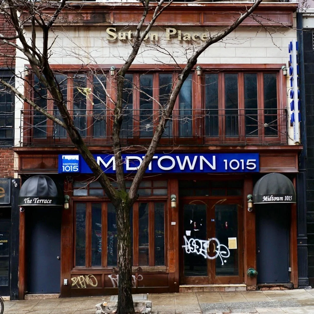 1015 2nd Avenue⠀
&bull;⠀
#ghostfronts⠀
&bull;⠀
#vacancy #thisisnewyorkcity #newyorkcity #nyc #manhattan #midtown #suttonplace #emptystorefront #storefronts #storefront #shopfront #bitsofbuildings #nycphotography&nbsp;#nycarchitecture #bealpha #sonyal