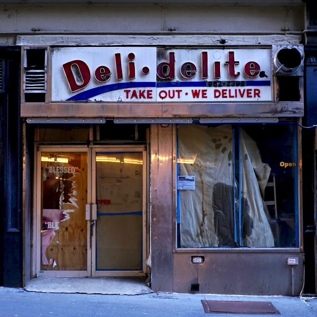 3 Maiden Lane⁠⠀
&bull;⁠⠀
#ghostfronts⁠⠀
&bull;⁠⠀
#thisisnewyorkcity #newyorkcity #nyc #manhattan #financialdistrict #fidi #downtownnyc #emptystorefront  #storefrontsofnewyork #storefronts #storefront #shopfront #bitsofbuildings #nycphotography&nbsp;#