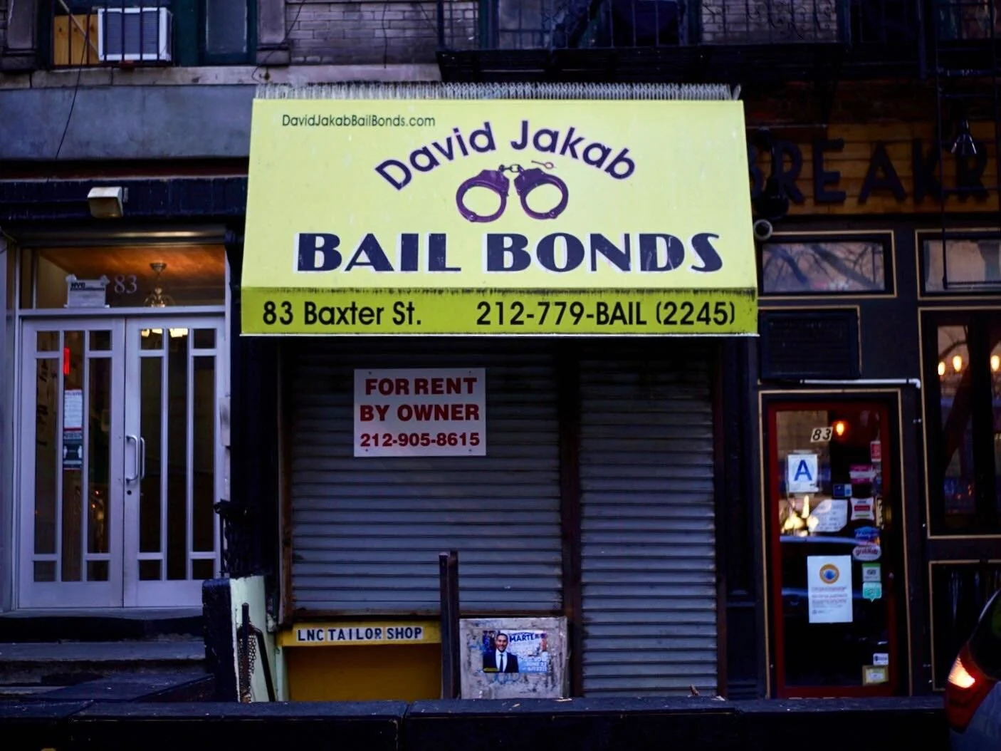 83 Baxter Street⁠⁠
&bull;⁠⁠
#ghostfronts⁠⁠
&bull;⁠⁠
#thisisnewyorkcity #newyorkcity #nyc #manhattan #chinatown #chinatownnyc #downtownnyc #emptystorefront&nbsp; #storyfrontcollective #storefrontsofnewyork #storefronts #storefront #shopfront #bitsofbu