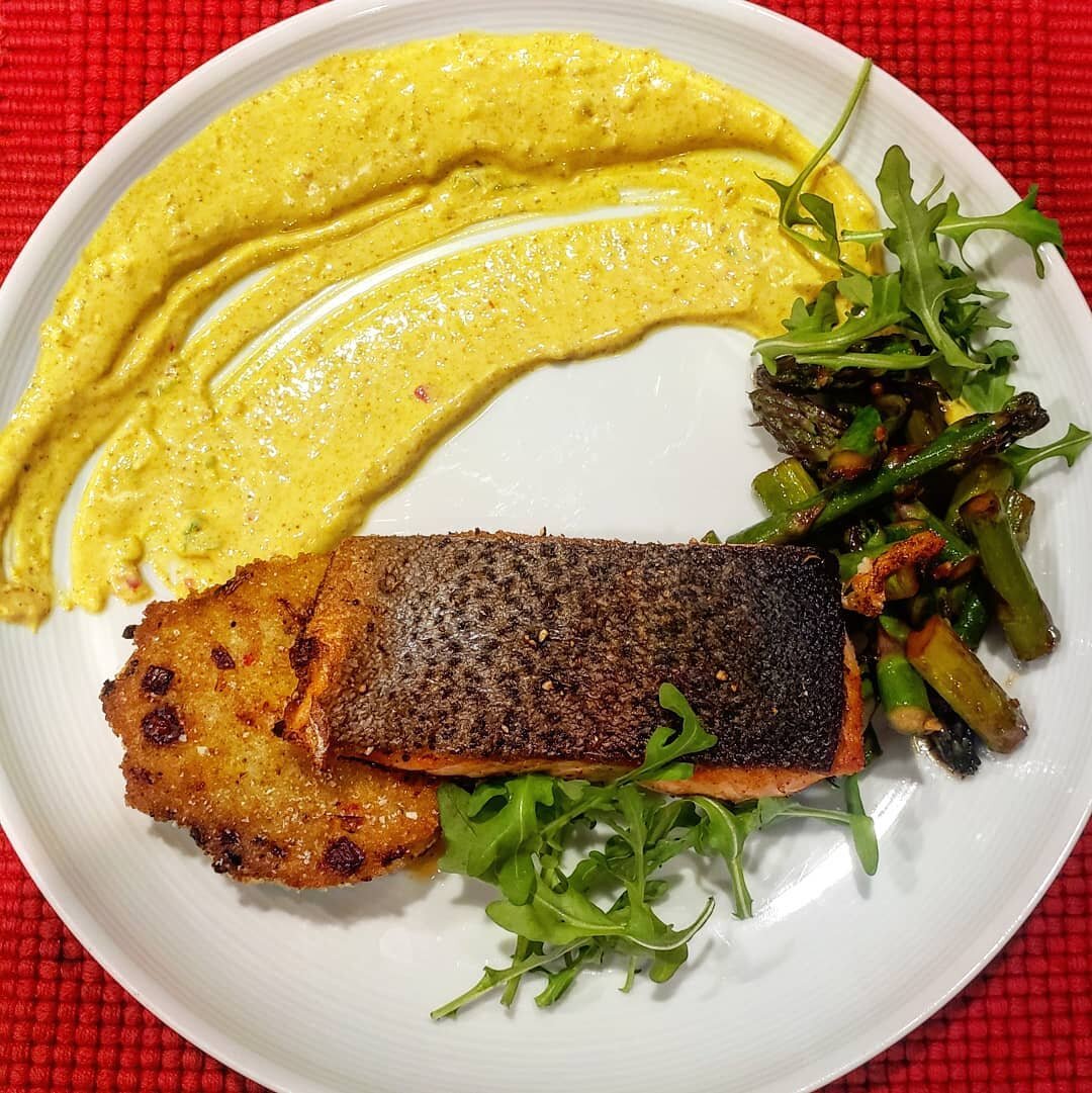 Summer meals are some of the best dishes. Looking and tasting this meal made me think of summer. ☀️🏖

Crispy Spiced Trout with Fonio Cakes, Sauteed Asparagus, and a Spicy Curry Yogurt sauce.

- the trout is seasoned with ground clove, smoked paprika