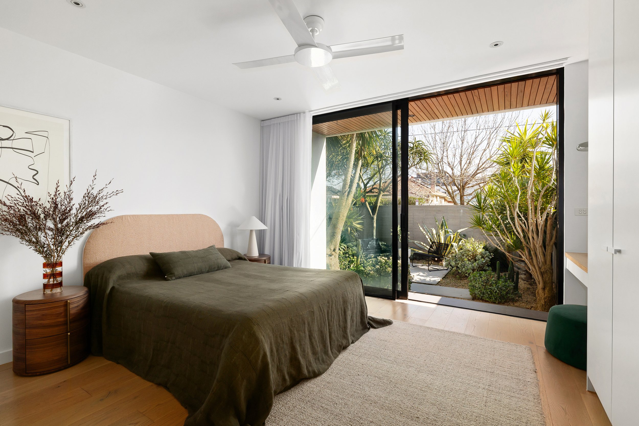 16 Attley Grove, St Kilda East_001b.jpg