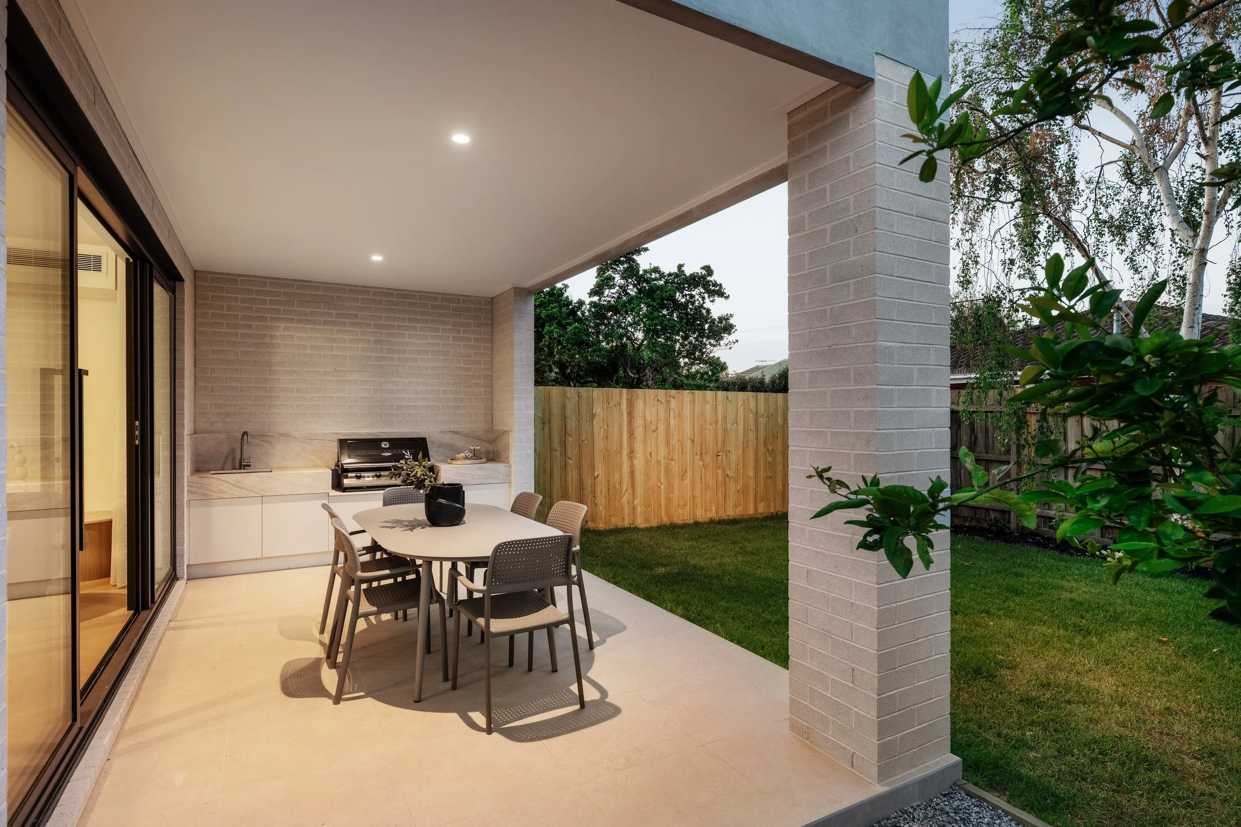 19b_Goodrich_Street__Bentleigh_East_Dusk_005-HDR.jpg