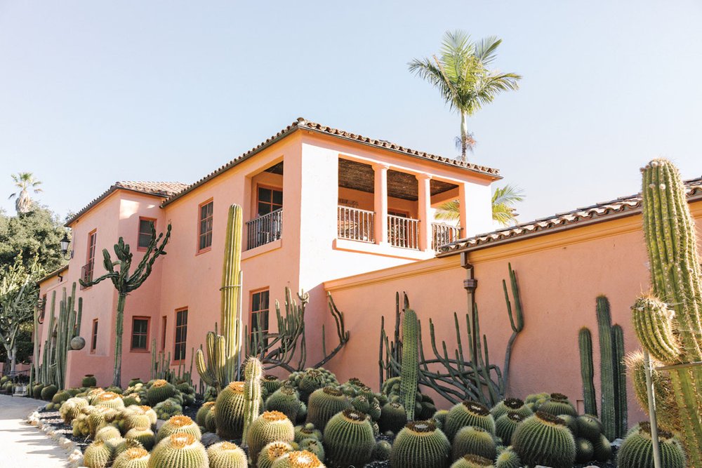  Lotusland’s main house and cactus garden. 