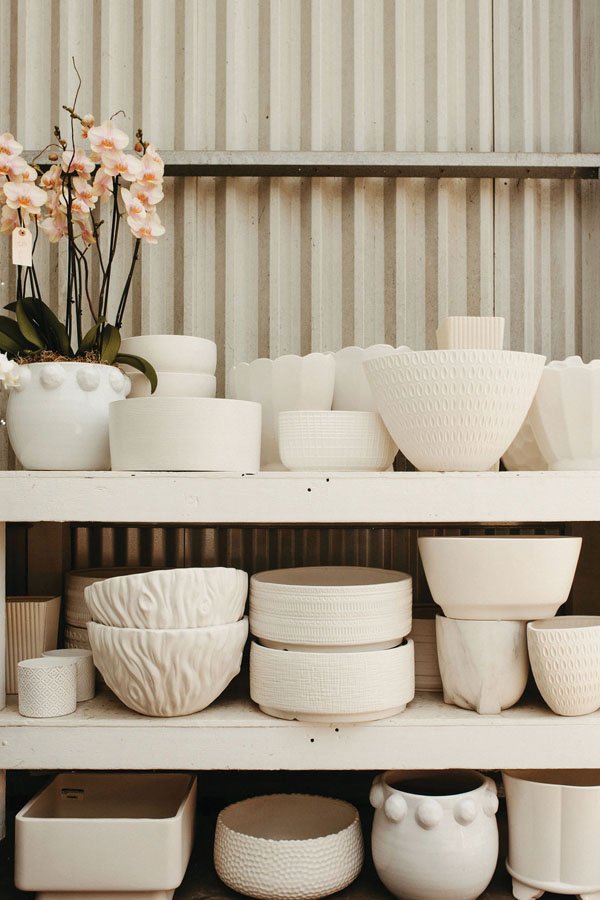  Pots and containers in the retail shop 