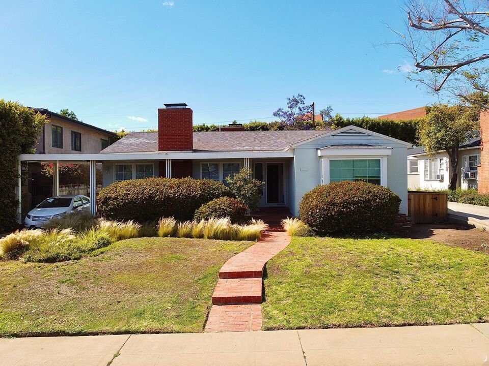 11943 Foxboro Dr, Los Angeles, CA 90049